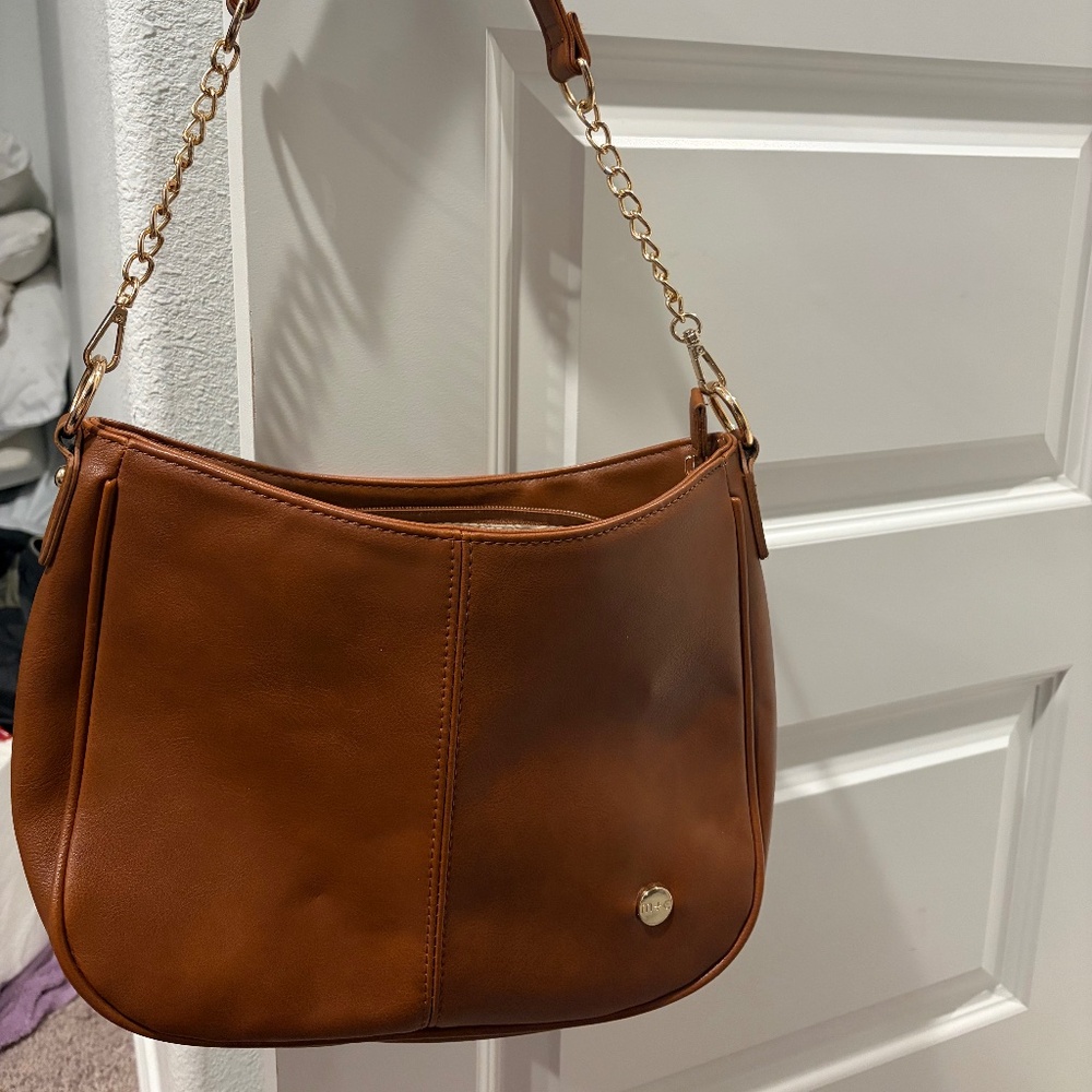 Modern and Chic Marissa Saddle Cross body